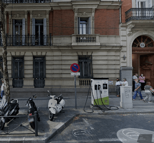 LOCATIUM - Charging point